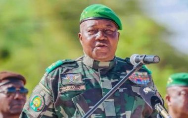 Attaque de l’aéroport de Niamey&nbsp;: Tiani accuse Macron, Talon et Ouattara de «&nbsp;sponsoriser les mercenaires&nbsp;»
