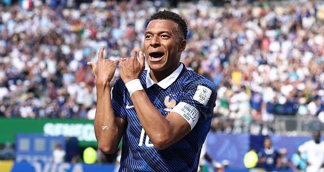 Mondial 2026 : Kylian Mbappé, nouveau roi des buteurs avec 22 réalisations !
Mondial 2026 : Kylian Mbappé, nouveau roi des buteurs avec 22 réalisations !