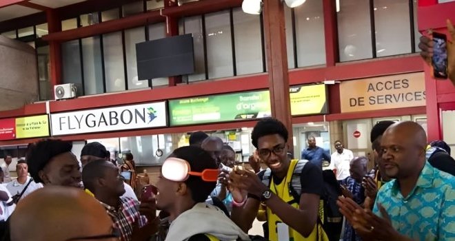 Afrobasket U18 : Tombées en finale zonale, les Panthères du Gabon célébrées à leur retour à Libreville
Afrobasket U18 : Tombées en finale zonale, les Panthères du Gabon célébrées à leur retour à Libreville