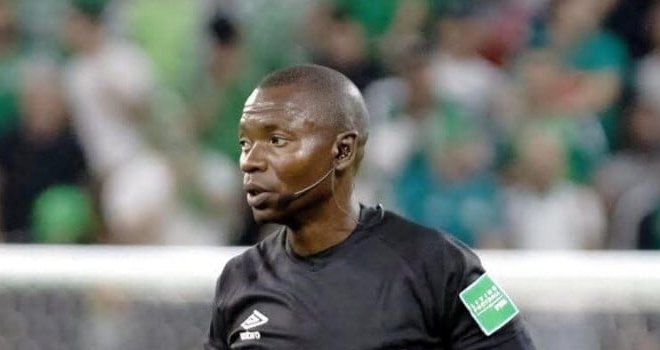 Ligue des champions CAF : Le controversé Jean-Jacques Ndala désigné pour officier la finale
Ligue des champions CAF : Le controversé Jean-Jacques Ndala désigné pour officier la finale
