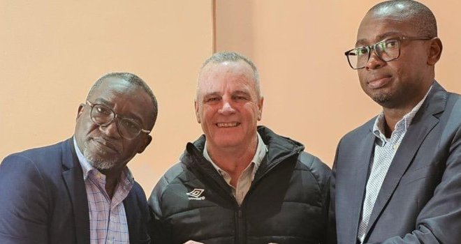 AS Mangasport prolonge avec Umbro et confirme sa stratégie de structuration
