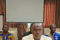 Élection à la Fégafoot&nbsp;: face aux polémiques, les clubs professionnels font bloc derrière Pierre Alain Mounguengui
