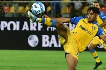 Serie B : Anthony Oyono décisif, Frosinone arrache un nul spectaculaire face à Catanzaro