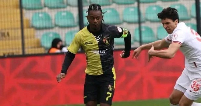 David Sambissa manque un penalty décisif et complique la tâche d’Istanbulspor en coupe de Turquie
