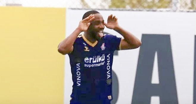 Chypre du Nord : Laurys Ndong Meye buteur et passeur, le succès de Cihangir contesté
Chypre du Nord : Laurys Ndong Meye buteur et passeur, le succès de Cihangir contesté