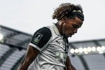 Ligue 2&nbsp;: le Gabonais Teddy Averlant offre la victoire à Amiens au bout du suspense
