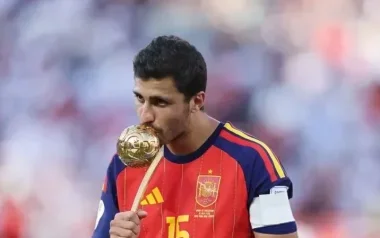 Mondial 2026 : Rodri sacré meilleur joueur, Mbappé meilleur buteur, l’Espagne rafle les grands prix